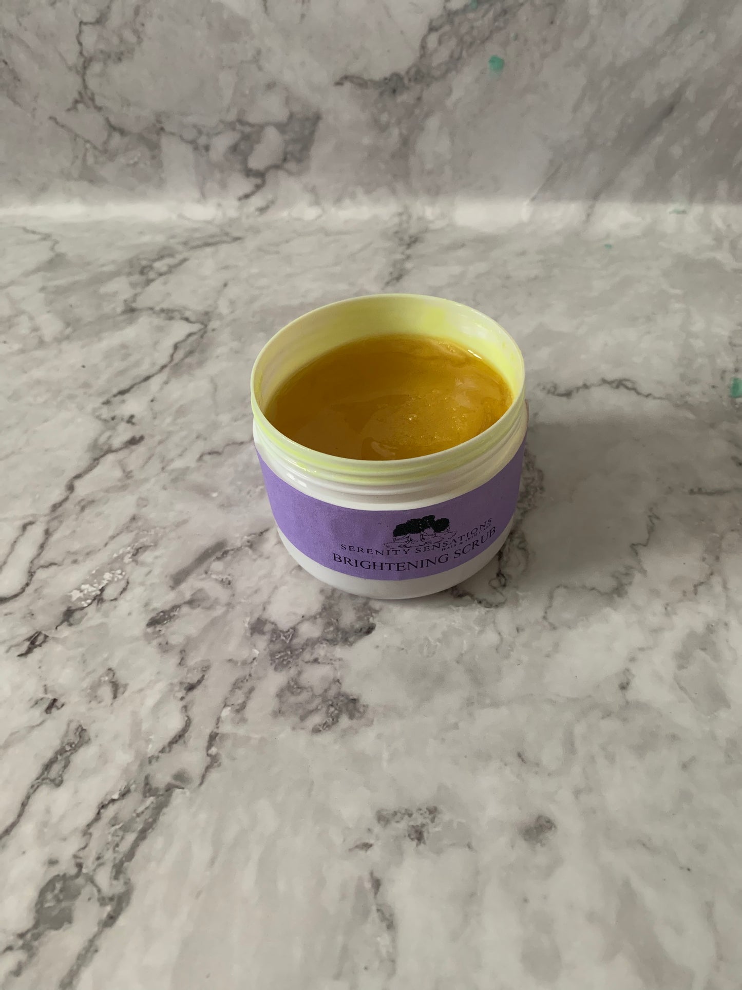 BRIGHTENING SCRUBS