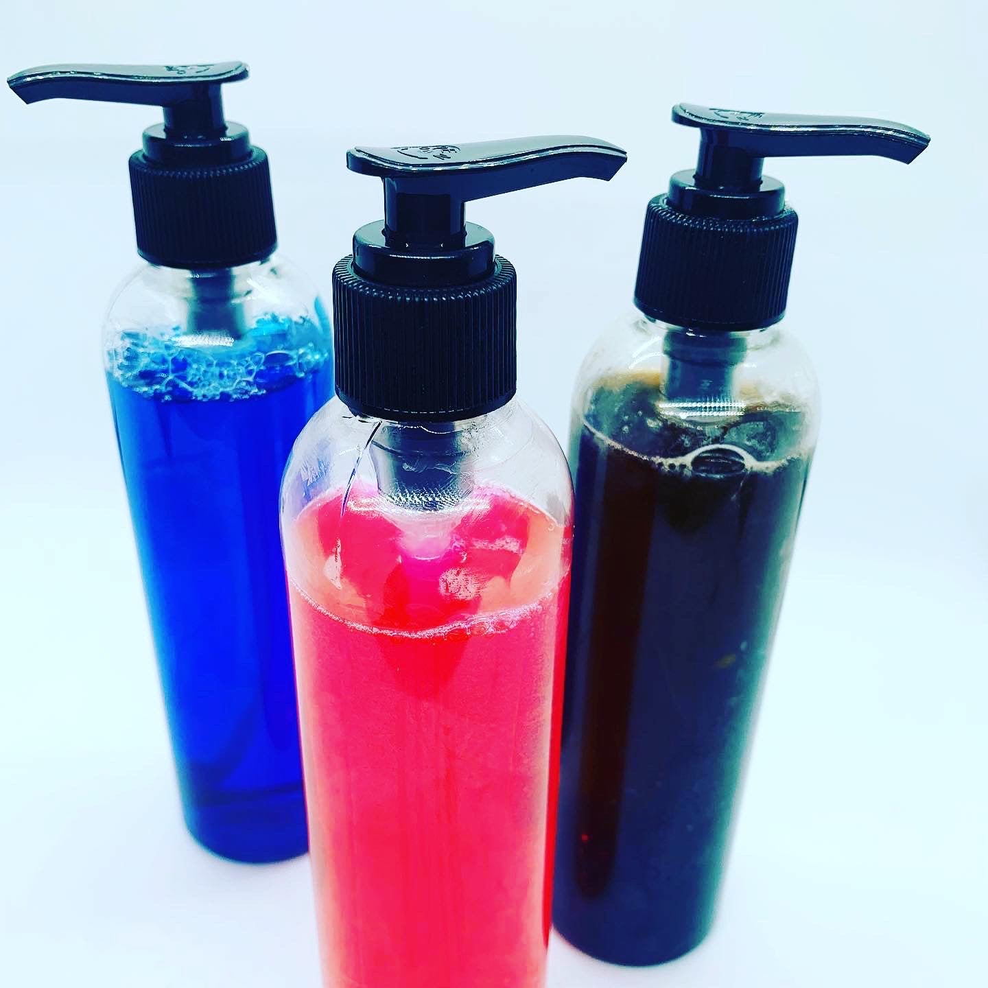 MOISTURIZING SHOWER GELS